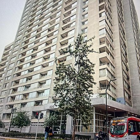 Cerca Movistar Arena Y A Pasos Del Metro Universidad De Chile Con Estacionamiento Santiago de Chile Bagian luar foto