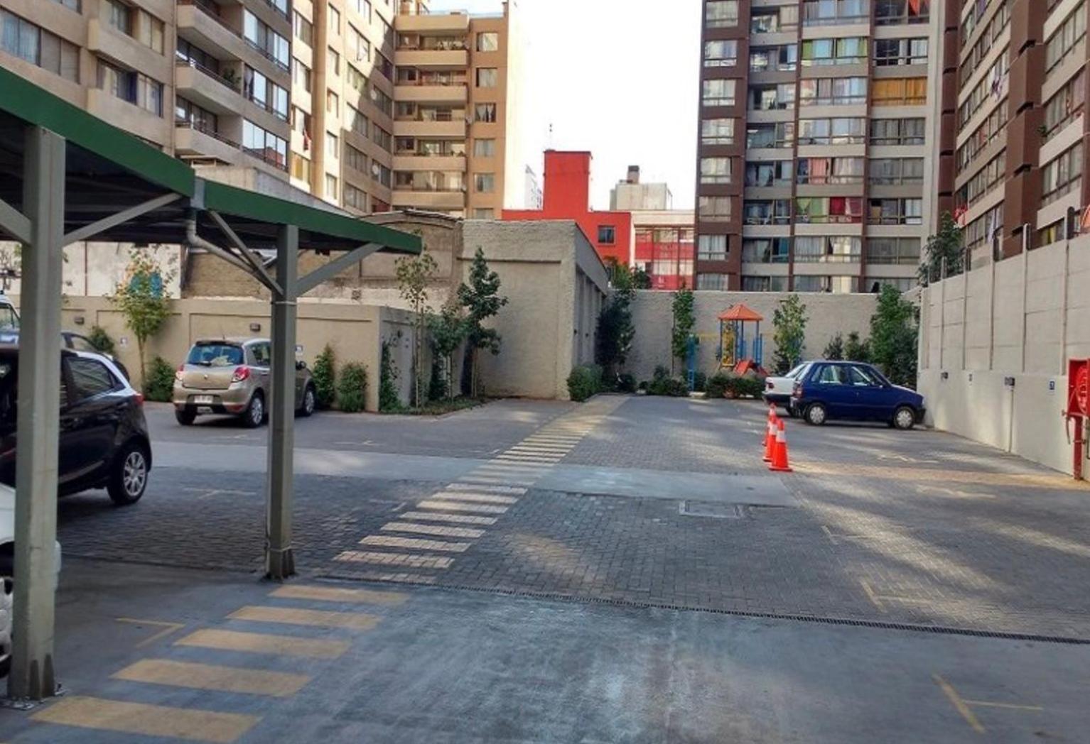 Cerca Movistar Arena Y A Pasos Del Metro Universidad De Chile Con Estacionamiento Santiago de Chile Bagian luar foto